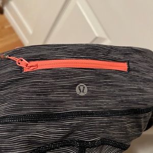 SOLD —- Blue & white striped lululemon leggings - sz 4